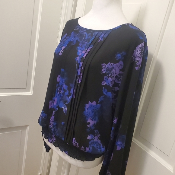 Counterparts Floral Print Blouse Smocked Hemline Size Large - Picture 2 of 10